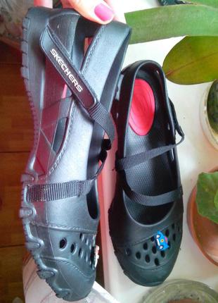 Рр 7,8,9 фірмові стильні пінкові балетки крокси skechers