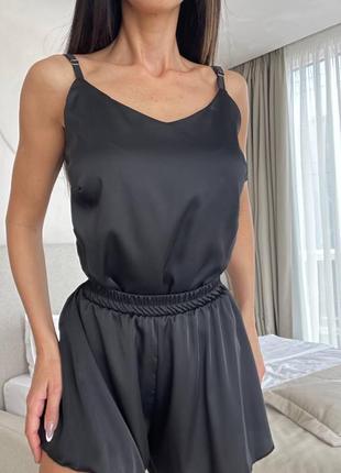 Пижама шелковая черная женская шорты и топ на тонких бретелях см4 фото