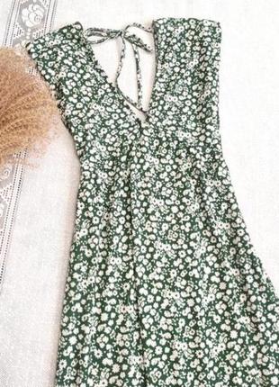 Ніжна сукня в квітковий принт5 фото