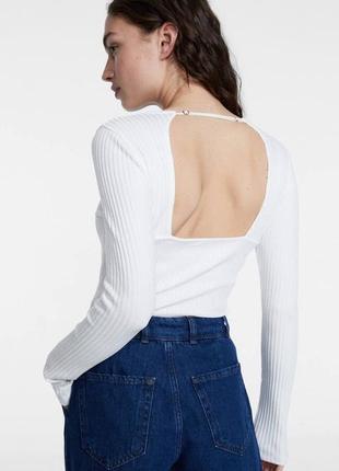 Лонгслів з відкритою спинкою stradivarius