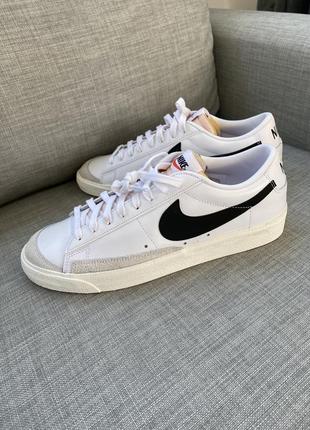 Новые кроссовки nike