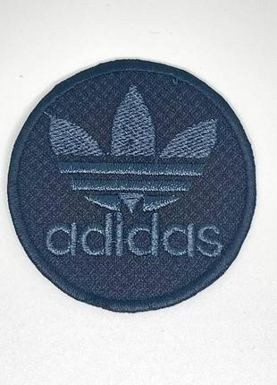 Нашивка термо круглая adidas адидас 60 мм (черная/синяя)