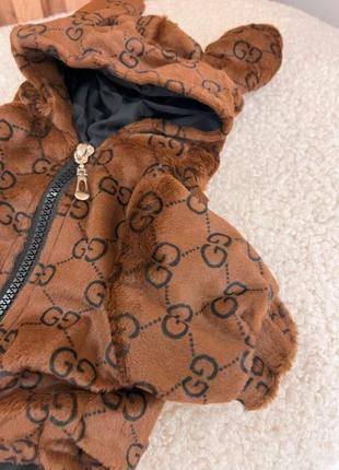 Брендовая шуба для собак gucci на змейке с ушками на  капюшоне на шелковой подкладке , коричневая2 фото