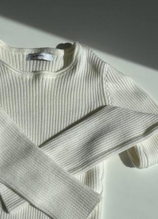 Укороченный трикотажный свитер от украинского бренда