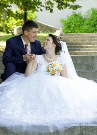 Білосніжна пишне, весільна сукня!4 фото