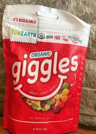 • yumearth organic giggles (142 g)