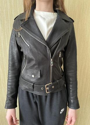 Черная кожаная косуха в коже crispino