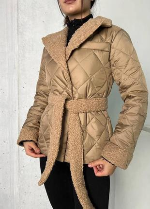 Жіноча весняна курточка