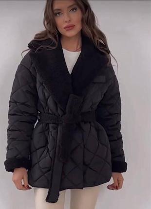 Жіноча весняна курточка