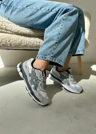 Кроссовки asics