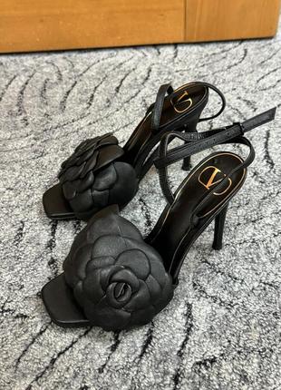 Новые босоножки valentino. размер: 36