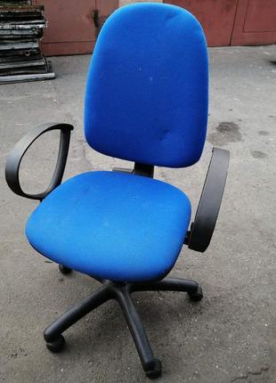 Офісні крісла1 фото