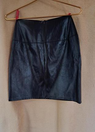 Спідниця-олівець з екошкіри