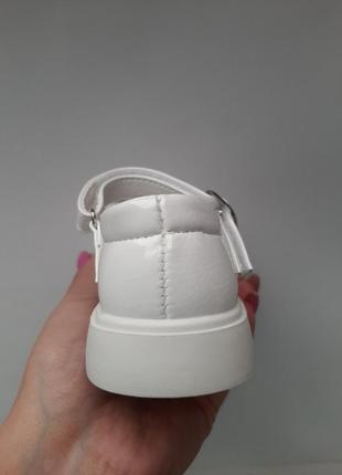 Туфли детские белые лаковые бантик6 фото