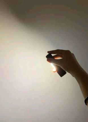 Яскравий світлодіодний ліхтарик із вбудованим акумулятором та usb4 фото