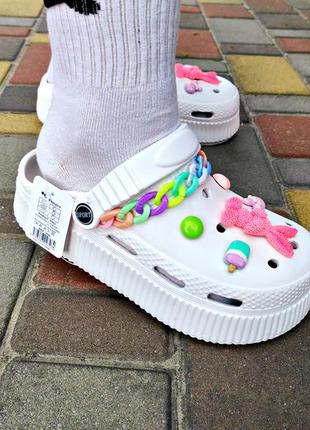 Крокси на дівчаток з яскрасиви джибітсами р.36-41 білі