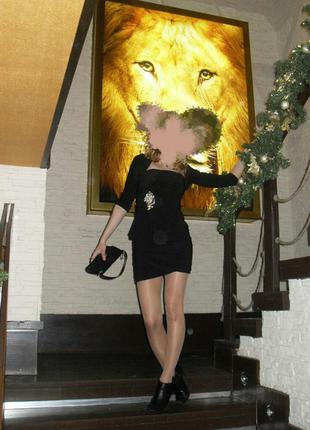 Маленьке чорне плаття з болеро