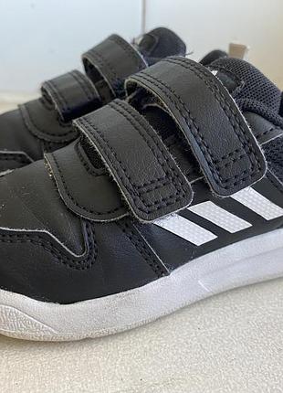 Кроссовки adidas 22-23р. оригинал