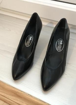 Туфлі жіночі 37-38р