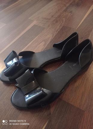 Новые брендовые силиконовые босоножки, новая майка в стиле бохо - в подарок