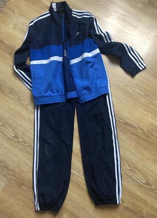 Спортивный костюм adidas