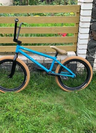 Bmx “outleap revolt 2020”