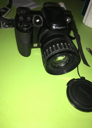 Продам фотоапарат fujifilm finepix s5600