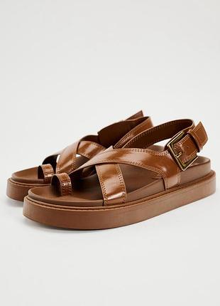 Сандалии с ремешками zara