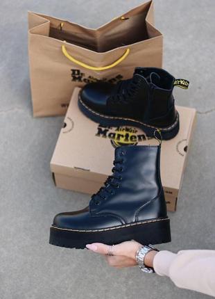 Зимние ботинки dr. martens jadon black fur на платформе с мехом4 фото