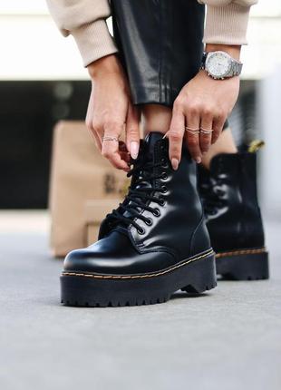 Зимние ботинки dr. martens jadon black fur на платформе с мехом9 фото