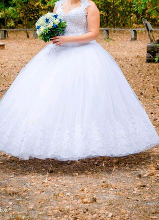 Продам свою весільну сукню(не венчаное)1 фото
