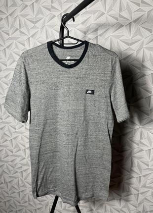 Продам мужскую футболку nike tee