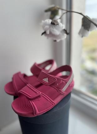 Босоніжки/сандалі adidas