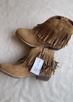 Ботинки козаки коричневые с бахромой короткие женские4 фото