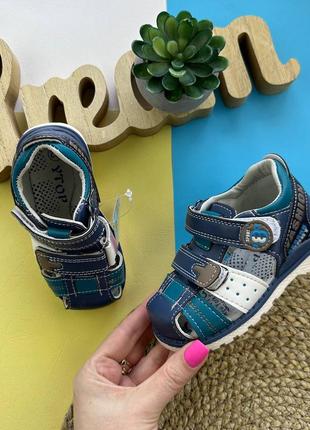 Неймовірні, стильні босоніжки