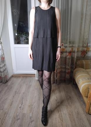 Свободное черное платье платье платье плиссе h&amp;m