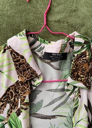 Літня рожева блуза рубашка bershka принт