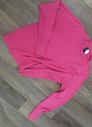 Жіноча вʼязана кофта