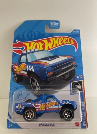 Машинка hot wheels 87 dodge d100