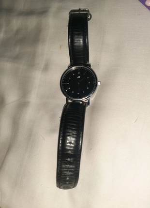 Годинник чорного кольору2 фото