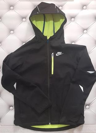 Курточка nike athlete