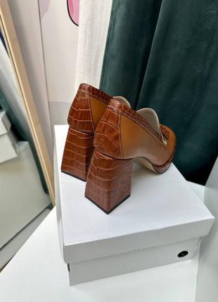 Ексклюзивні туфлі з італійської шкіри та замші жіночі на підборах платформі5 фото