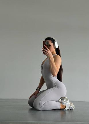 Сірий комбез для спорту