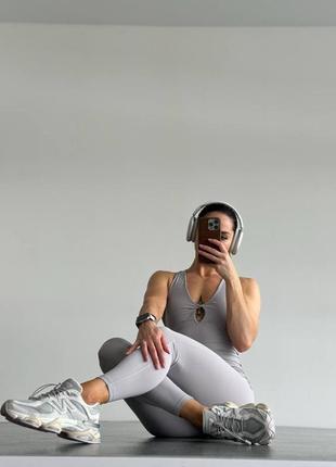 Сірий комбез для спорту