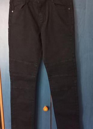 Джинси скінни