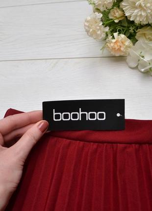 Стильна плісерована бордова юбка boohoo.2 фото