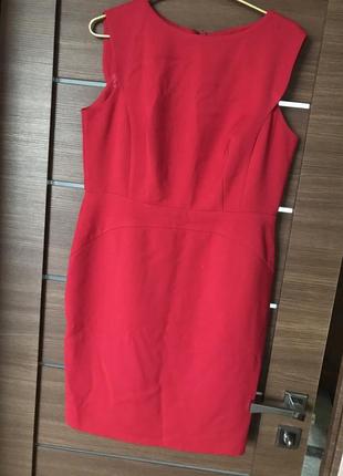 Шикарне плаття червоного кольору