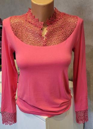 Блуза з мереживною вставкою рожева