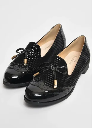 Лаковые туфли с бантом