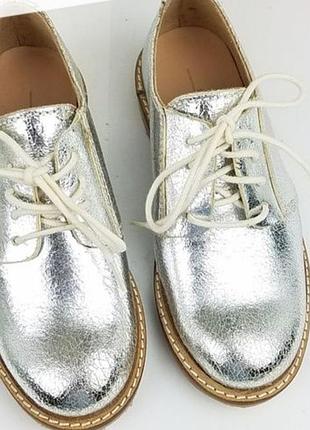 Zara 100% натуральна шкіра туфлі лофери в наявності